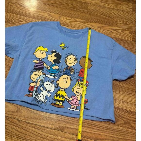 Peanuts Cropped Top Size Medium - Picture 4 of 5